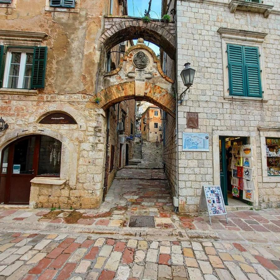 Old Town Kotor Square Apartment Exterior photo